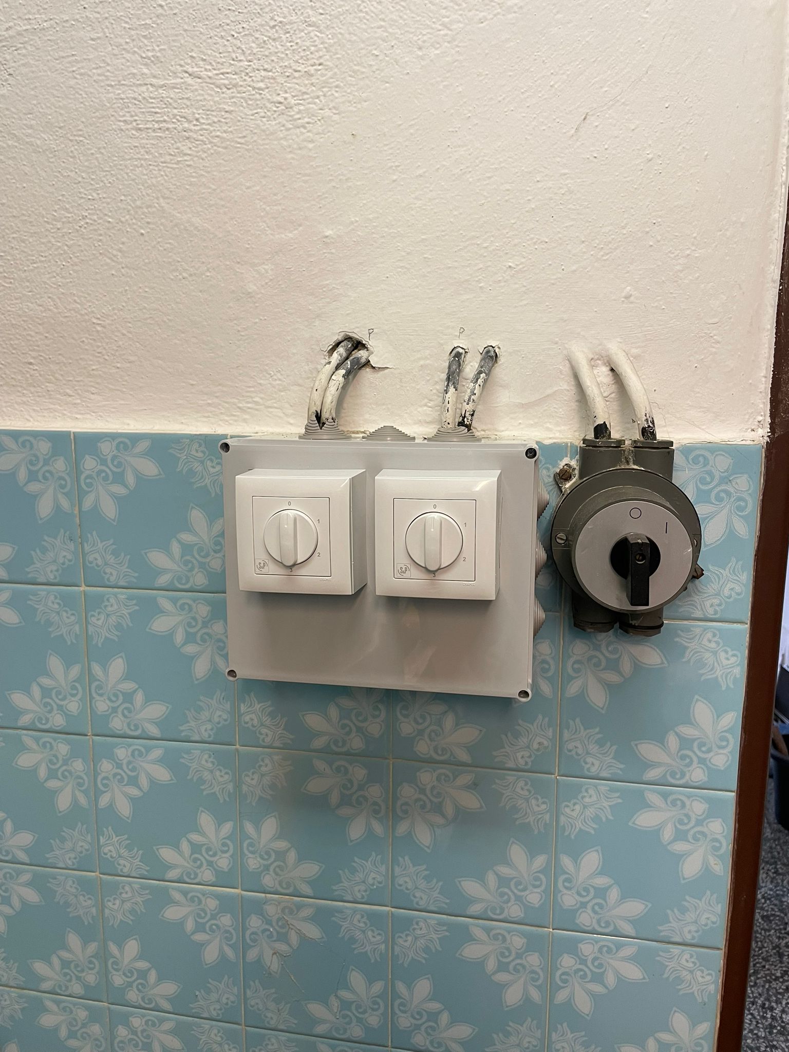 montaz-digestore-ve-vyvarovne-1