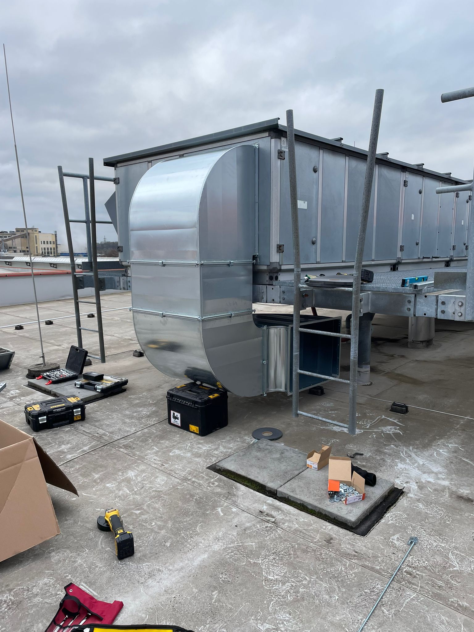 montaz-vzduchotechnickych-rozvodu-a-odtahovych-ventilatoru-hodonin-2