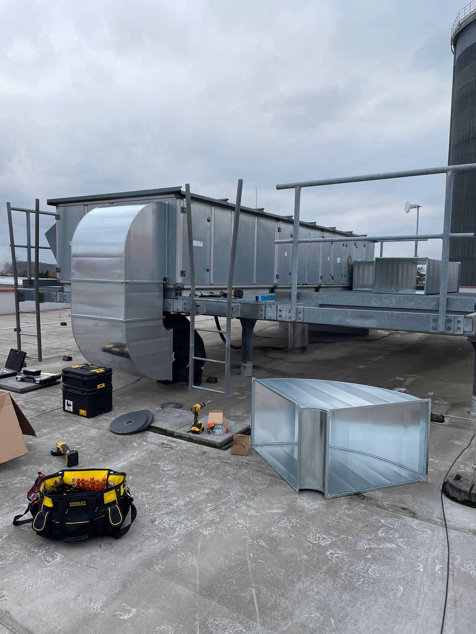 montaz-vzduchotechnickych-rozvodu-a-odtahovych-ventilatoru-hodonin-4