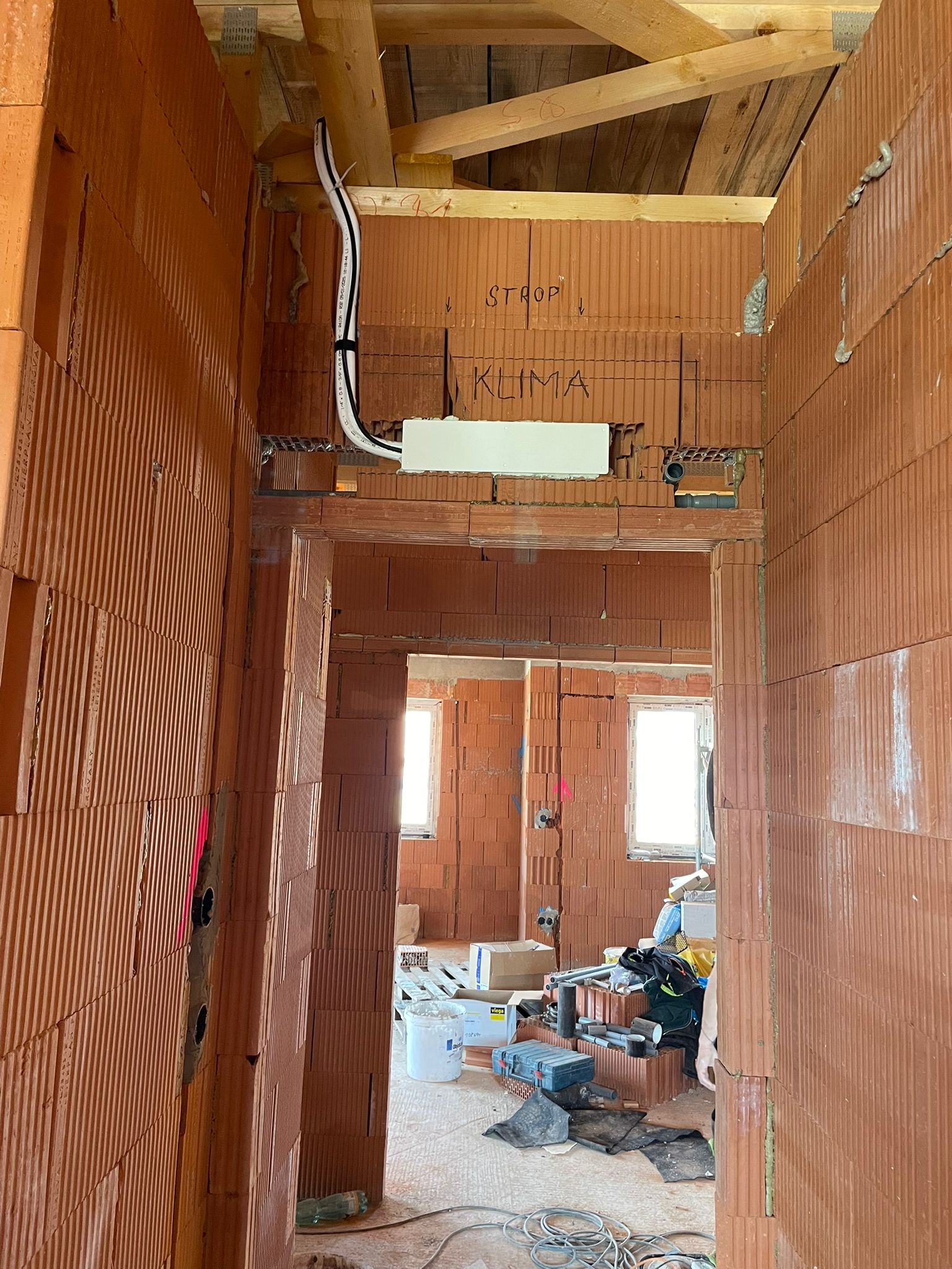 priprava-rozvodu-pro-klimatizace-slapanice-10