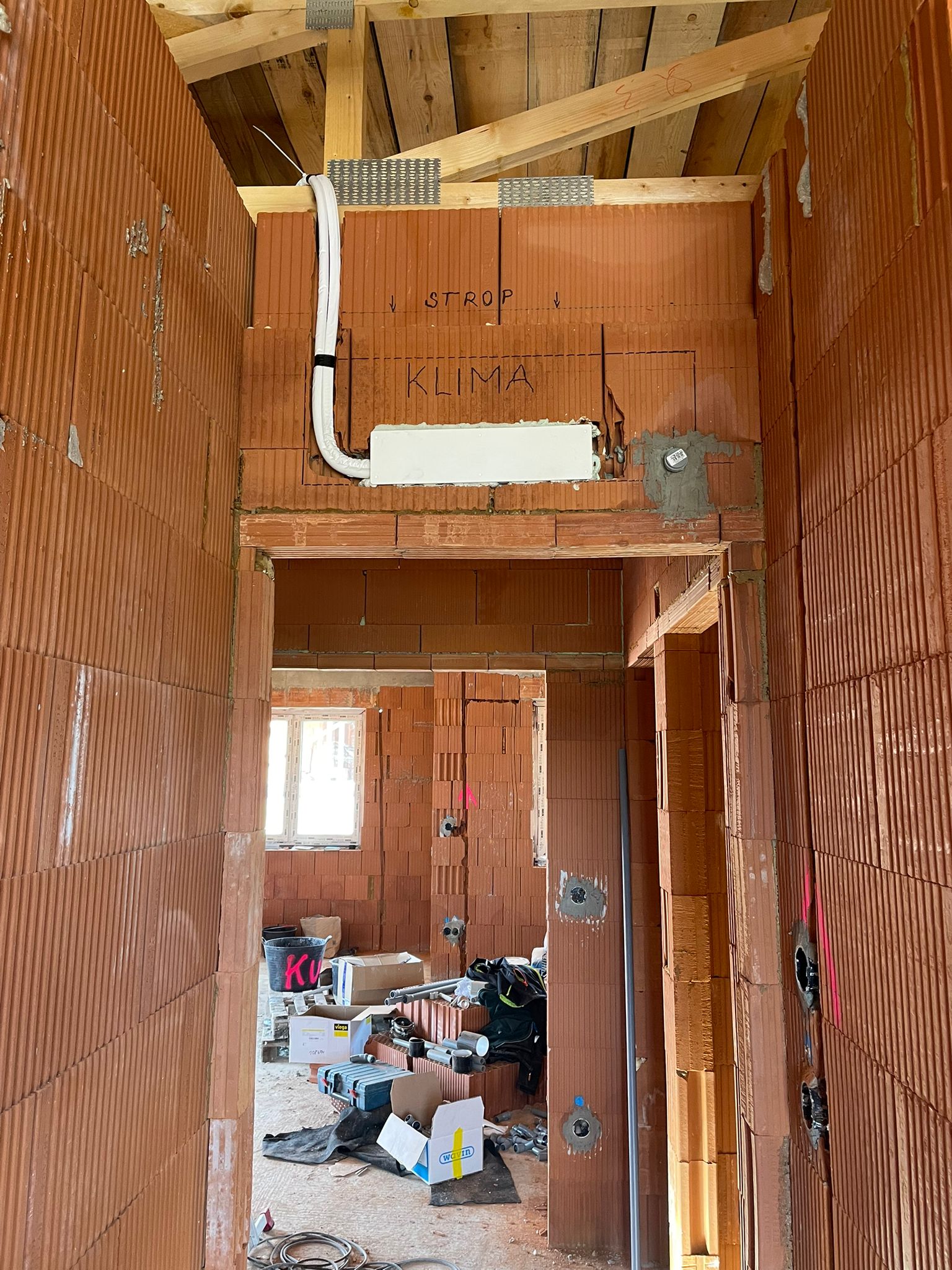 priprava-rozvodu-pro-klimatizace-slapanice-11