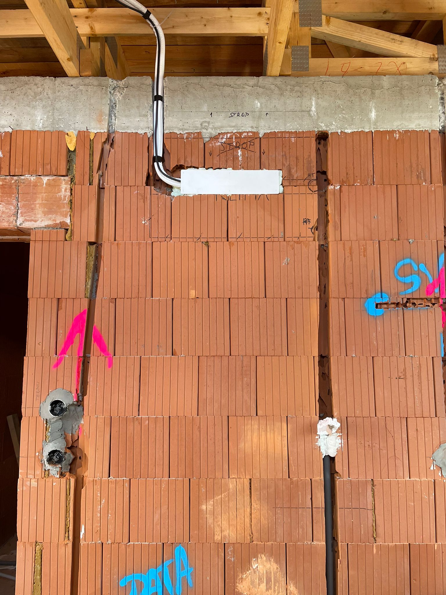 priprava-rozvodu-pro-klimatizace-slapanice-9